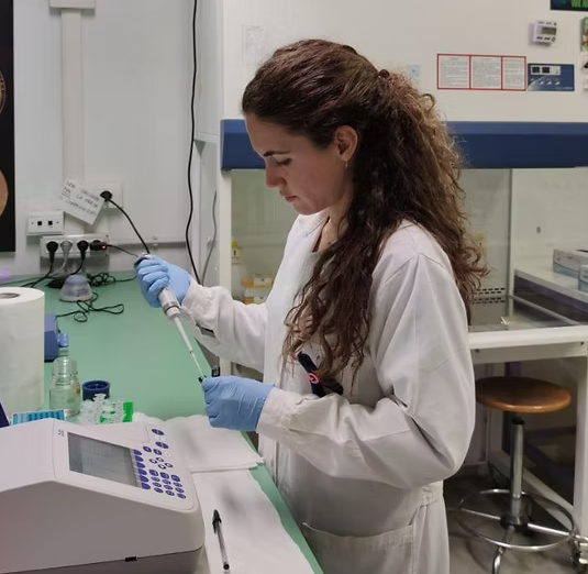 Dr. Giulia Longhi